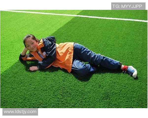 足球球星娃娃萌趣集结 笑颜如花 彰显体育精神与童真魅力